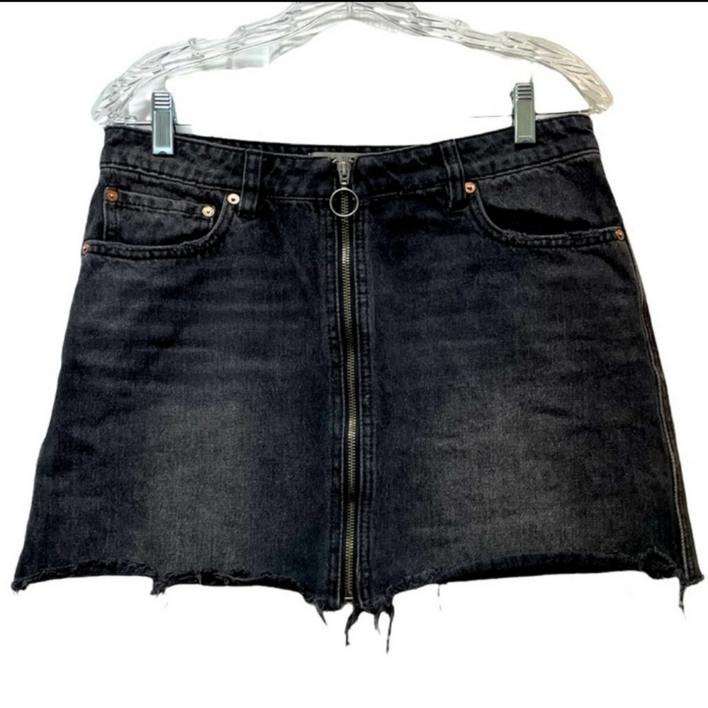 FREE PEOPLE ZIP HAVEN DISTRESSED RAW HEMLINE DEMIN SKIRT EUC SIZE 29 - Picture 9 of 12